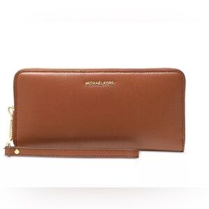 Michael Kors Jet Set Travel Continental Wallet